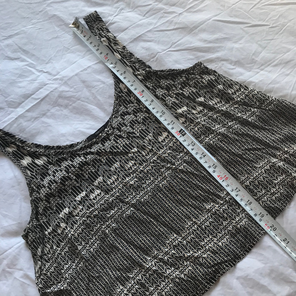 FOREVER 21 Cropped Top Black & Tan Print GUC | S - Picture 3 of 6
